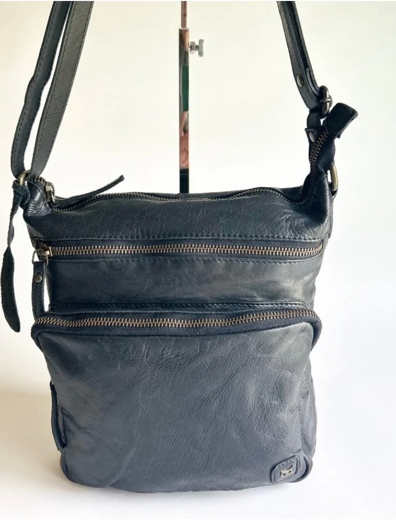Wise Owl Black Genuine Leather Shoulder Bag.